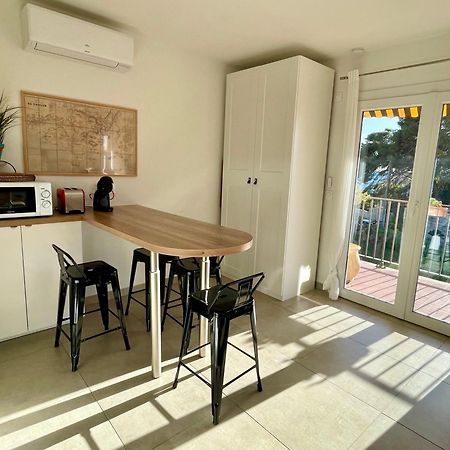 Appartement Cosy Vue Mer A 50 M De La Plage - Refait A Neuf Et Climatise Le Pradet Luaran gambar