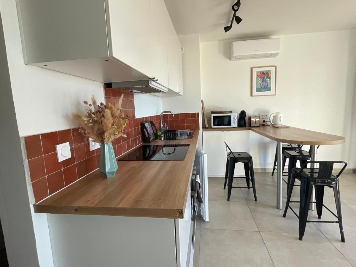 Appartement Cosy Vue Mer A 50 M De La Plage - Refait A Neuf Et Climatise Le Pradet Luaran gambar