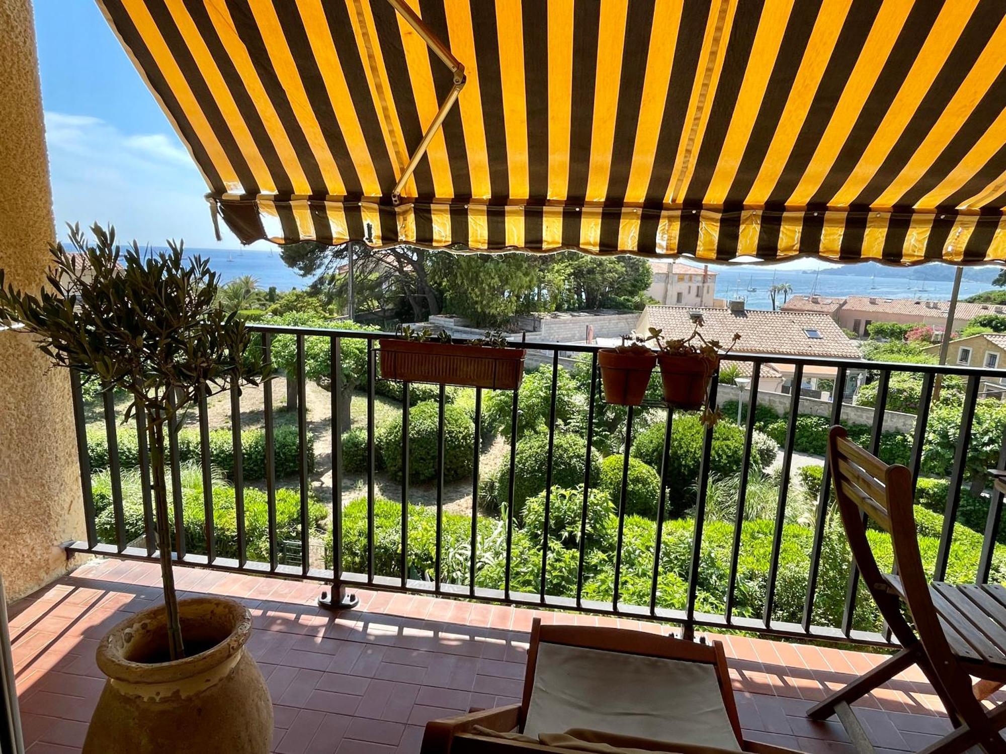 Appartement Cosy Vue Mer A 50 M De La Plage - Refait A Neuf Et Climatise Le Pradet Luaran gambar
