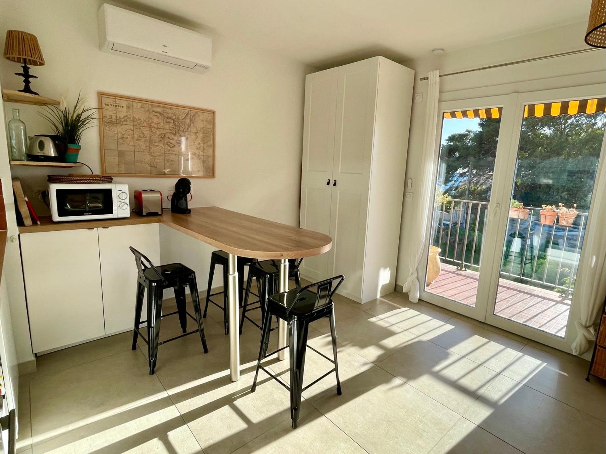 Appartement Cosy Vue Mer A 50 M De La Plage - Refait A Neuf Et Climatise Le Pradet Luaran gambar